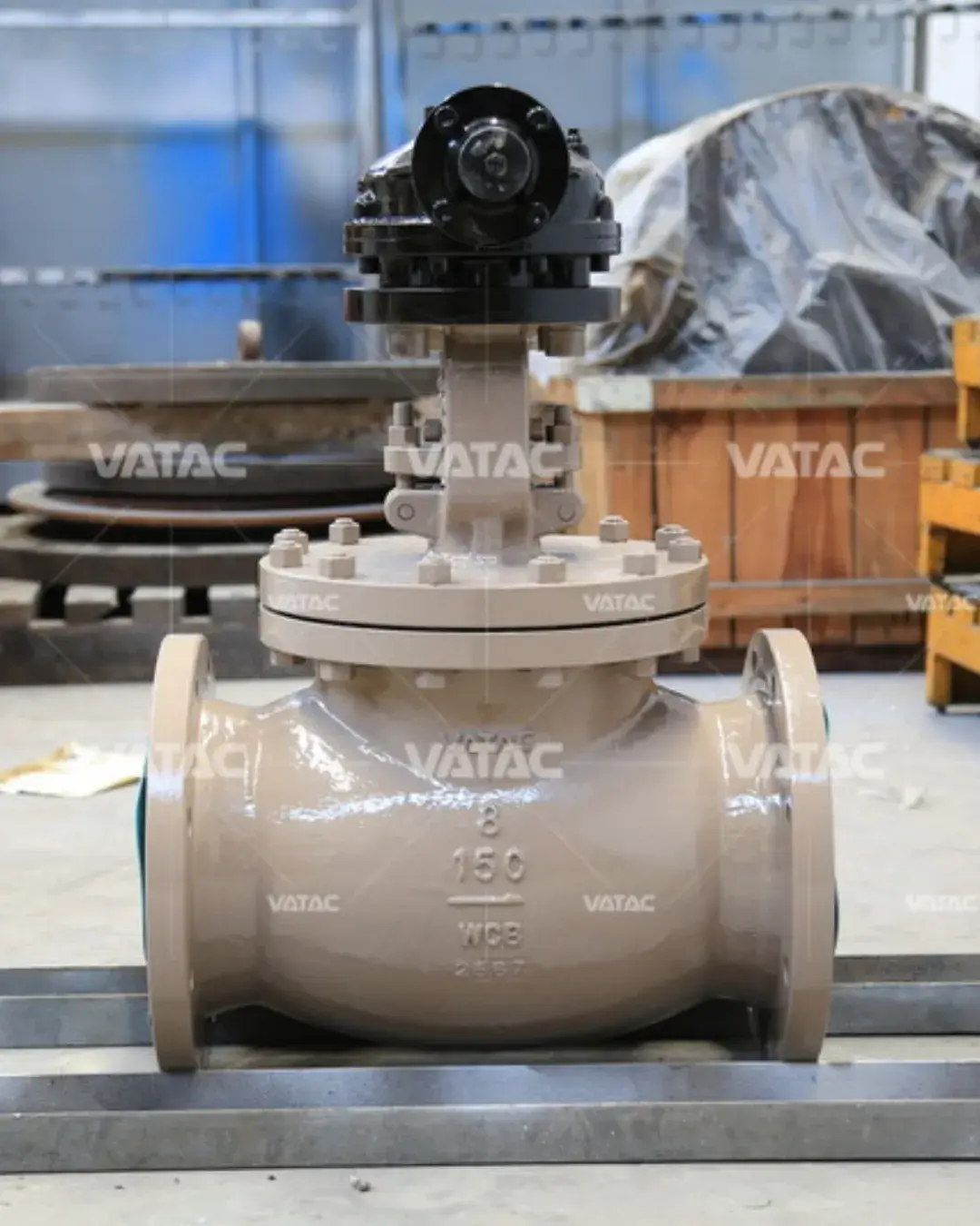 Válvula industrial marrom em aço carbono com acionamento manual para controle de fluxo de gás - HGS Brasil