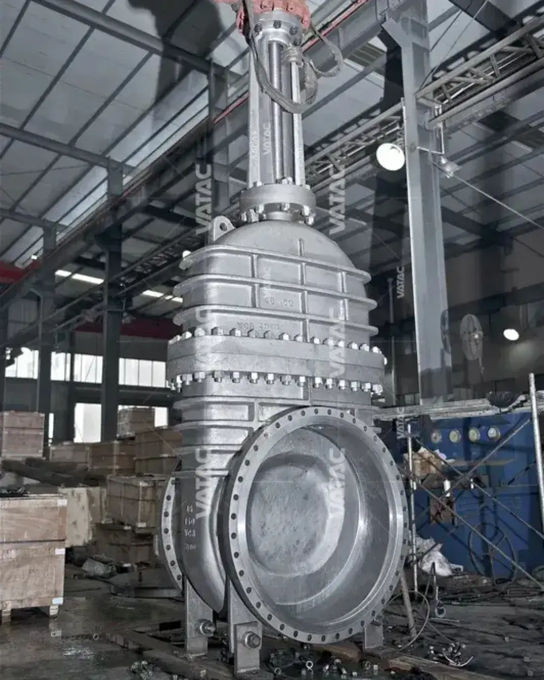 Válvula gaveta de grande porte para bloqueio de fluxo industrial - HGS Brasil